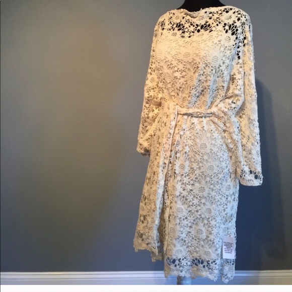 VENUS Dresses & Skirts - Lace dress. Beautiful unique cream color